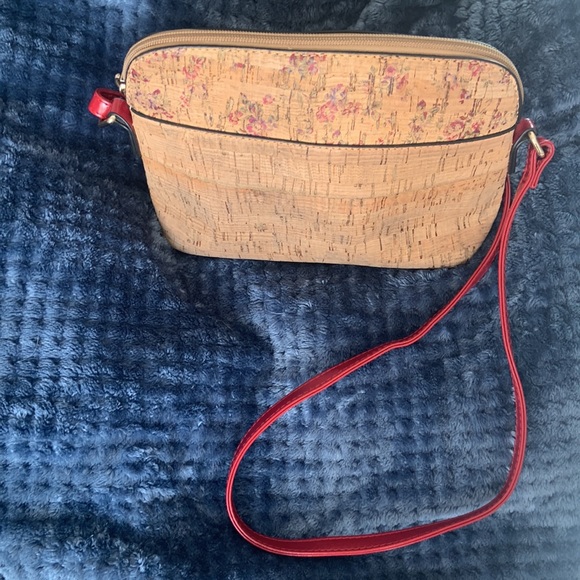 Portuguese cork and red vegan leather purse - Picture 12 of 13